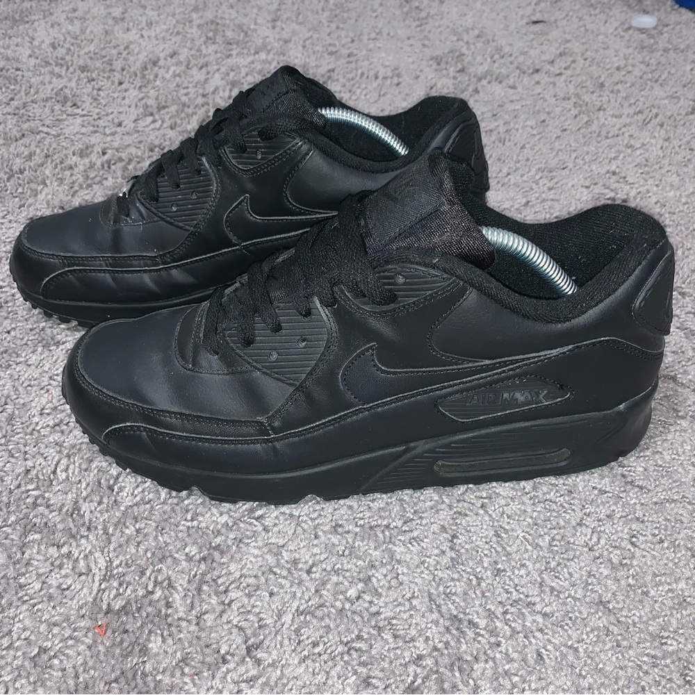 Nike Air Max 90 Triple Black Leather Sneakers 302519-001 size 10.5